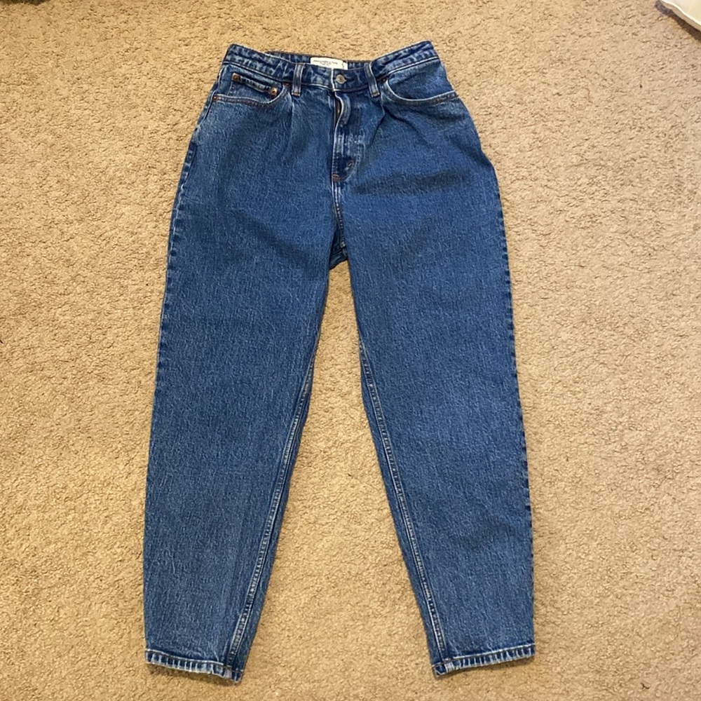 Abercrombie High-Rise 80s Mom Jeans 28W